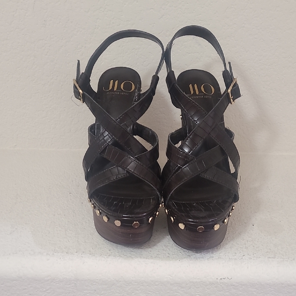 Jennifer Lopez Brown Strappy Platform Sandals with Gold Studs. Size 6.5
